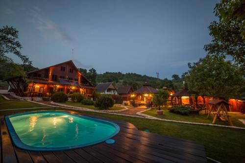 Eşelniţa Rumania Hotel Bombastico Código Promocional Booking.com