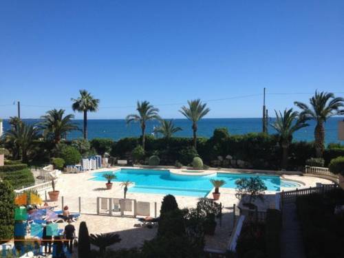 Cannes la Bocca Francia Hotel Bombastico Código Promocional Booking.com