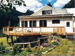 Zeballos (BC) Canada Hotel Bombastic Promo Code Agoda.com