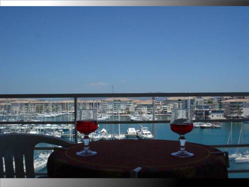 Fréjus Francia Hotel Bombastico Código Promocional Booking.com