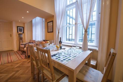 Budapest Hungría Hotel Bombastico Código Promocional Booking.com