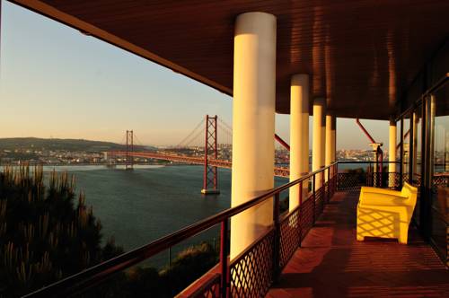 Almada Portugal Hotel Bombastico Código Promocional Booking.com