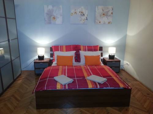 Budapest Hungría Hotel Bombastico Código Promocional Booking.com