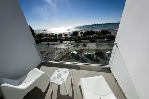 Limassol Chipre Hotel Bombastico Código Promocional Booking.com