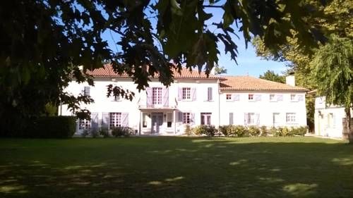 Ygos-Saint-Saturnin France Hotel Bombastic Promo Code Booking.com