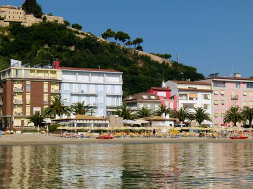 Cupra Marittima Italia Hotel Bombastico Código Promocional Booking.com