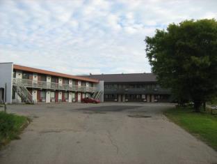 La Malbaie (QC) Canada Hotel Bombastic Promo Code Agoda.com