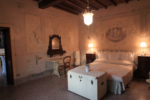 Troghi Italia Hotel Bombastico Código Promocional Booking.com