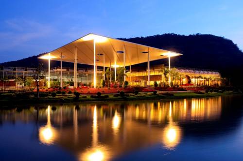 Prachinburi Tailandia Hotel Bombastico Código Promocional Booking.com