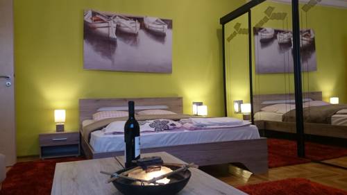 Budapest Hungría Hotel Bombastico Código Promocional Booking.com