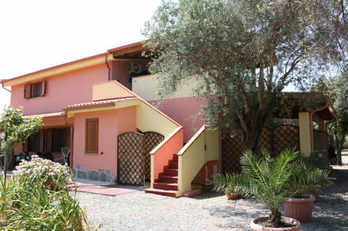 Iglesias Italia Hotel Bombastico Código Promocional Booking.com